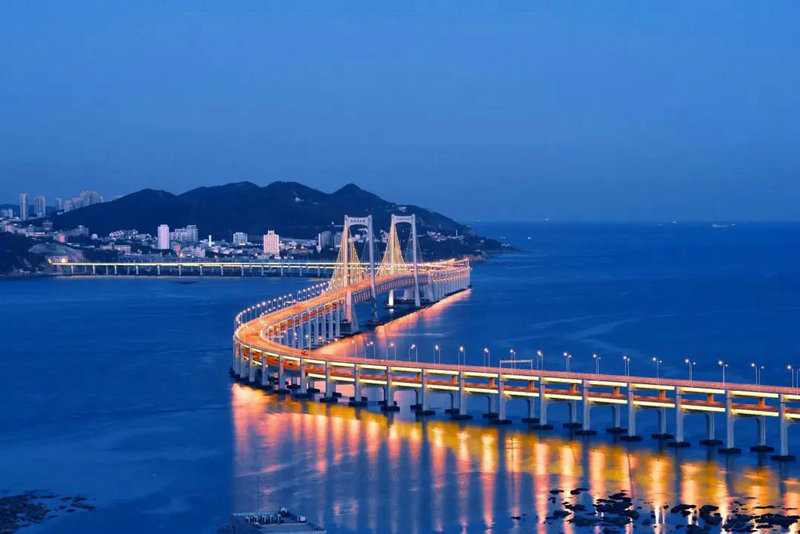 大連民宿老板娘用金屬絲絨，把小房間裝修成我住不起的樣子