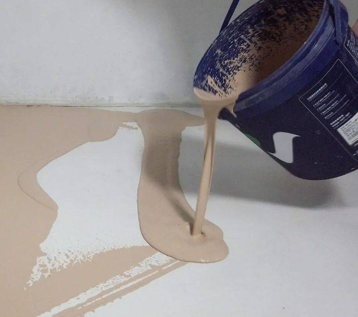 站著，把錢掙了！ | 萬磊流平派微水泥，現(xiàn)已上市