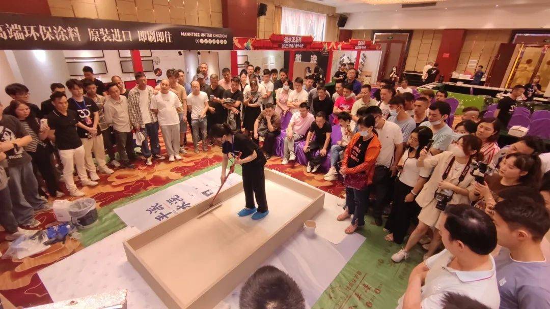 一場(chǎng)發(fā)布會(huì)，展開(kāi)微水泥革命 | 2023萬(wàn)磊廣佛千人行完滿(mǎn)成功