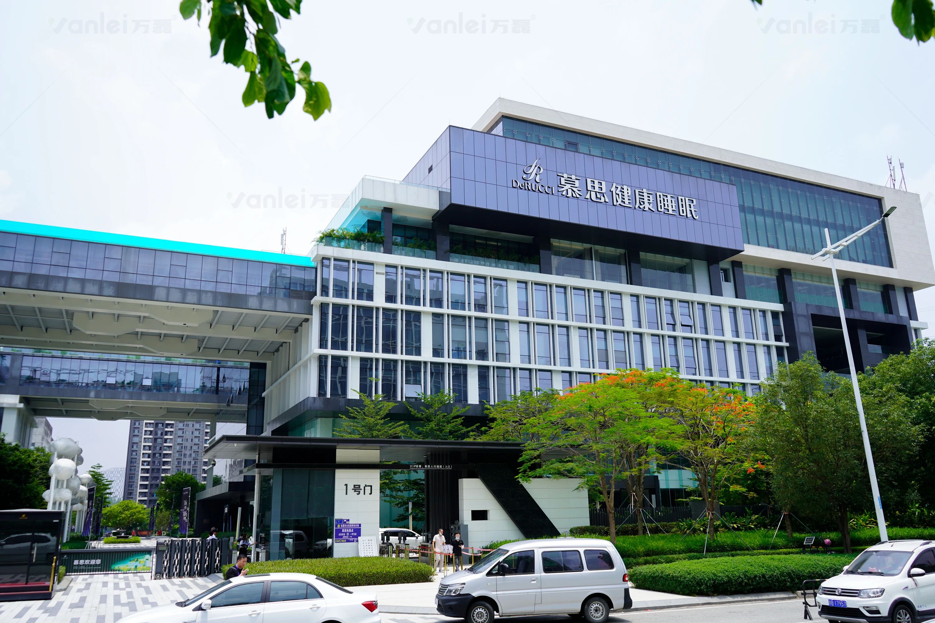 萬磊案例賞析 | 金屬遇上絲絨，尋覓絲質(zhì)般舒適生活