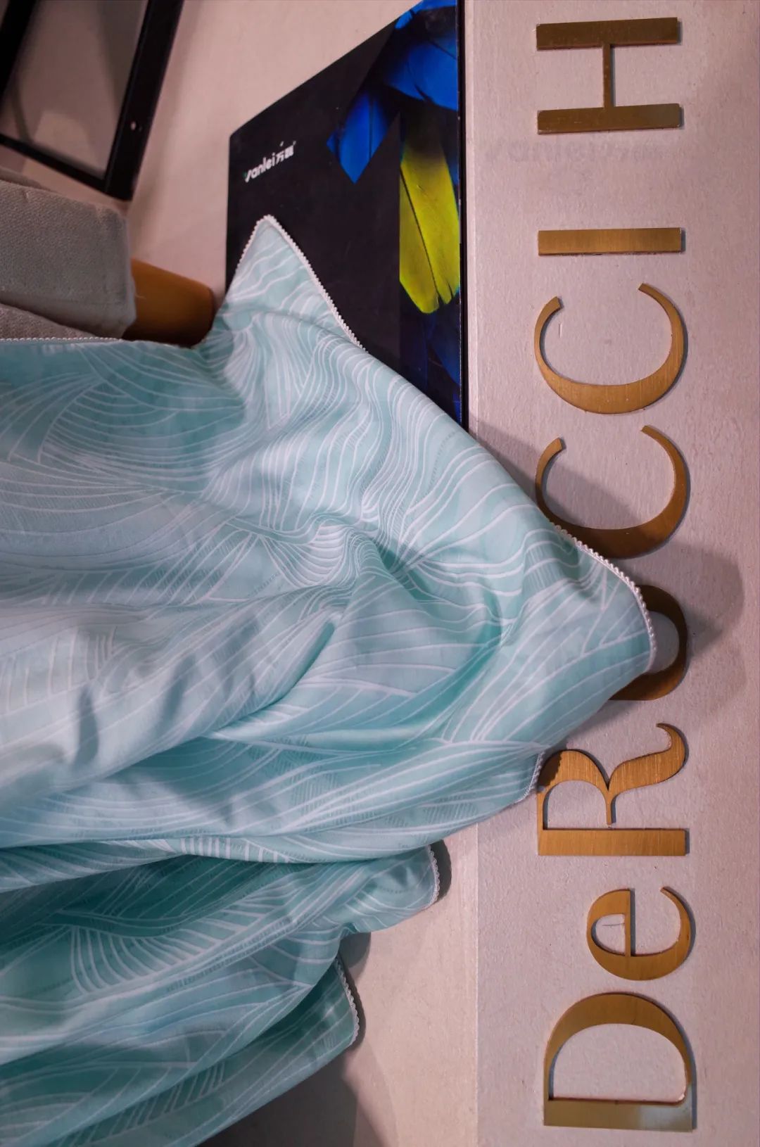 萬磊案例賞析 | 金屬遇上絲絨，尋覓絲質(zhì)般舒適生活