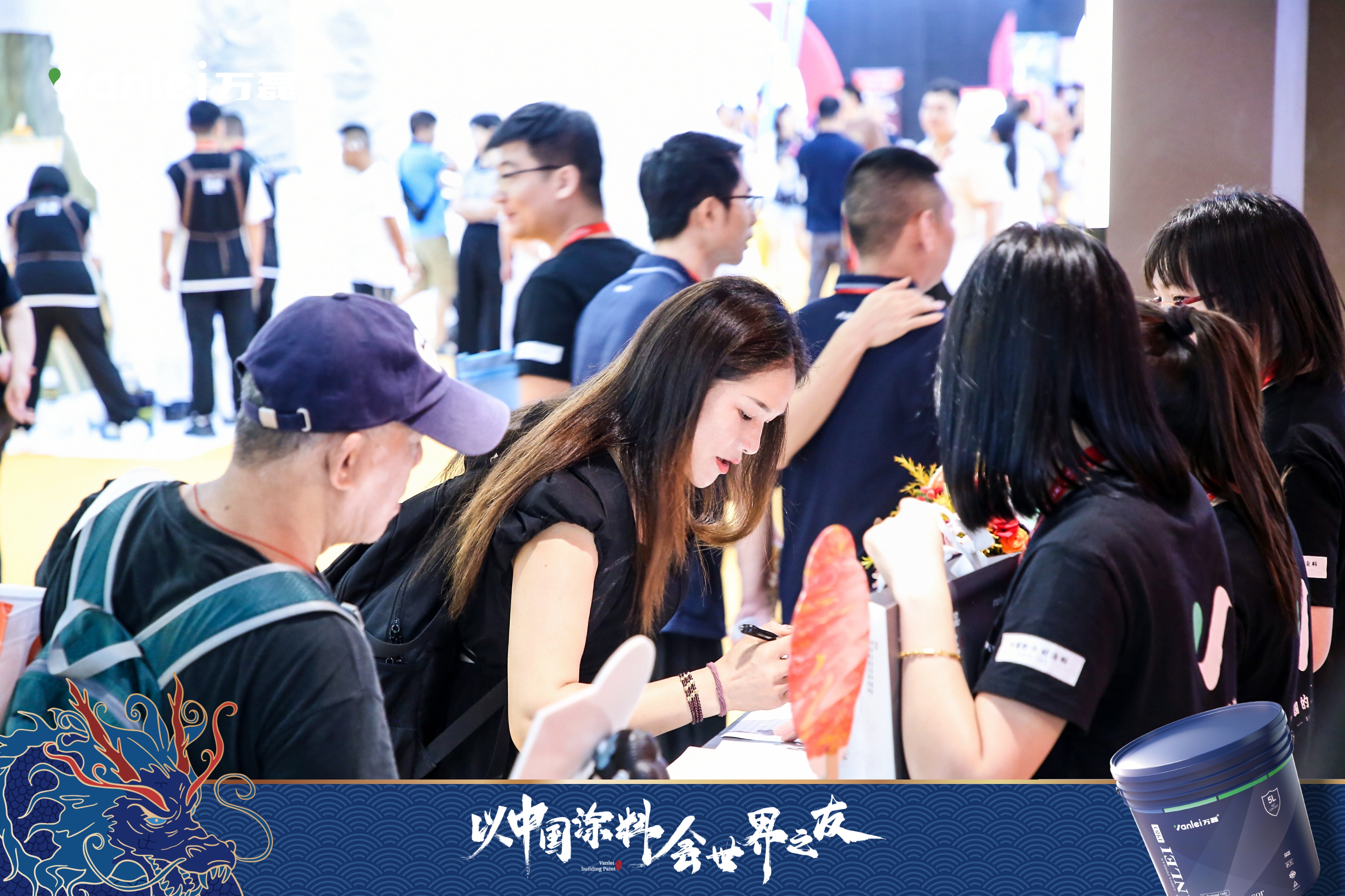 七年蟬聯(lián)展館人氣王！萬(wàn)磊涂料，以中國(guó)涂料，會(huì)世界之友