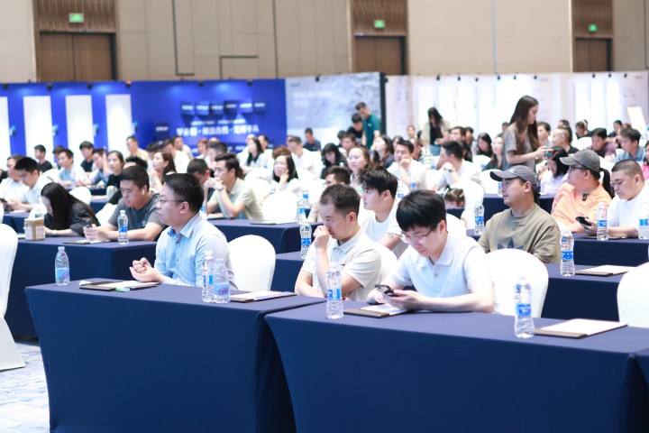 一場發(fā)布會，一場千人狂歡嘉年華 | 2025萬磊廣佛千人行完滿成功