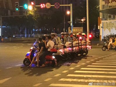 &ldquo;警叔叔陪你一起等紅綠燈&rdquo;&ldquo;不敢動(dòng)？&rdquo;-萬(wàn)磊藝術(shù)涂料江蘇動(dòng)起來(lái)